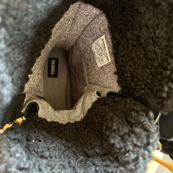 Sorel Tofino II Black Gum Women's
Winter Boots Size 9.5 - Picture 7 of 9